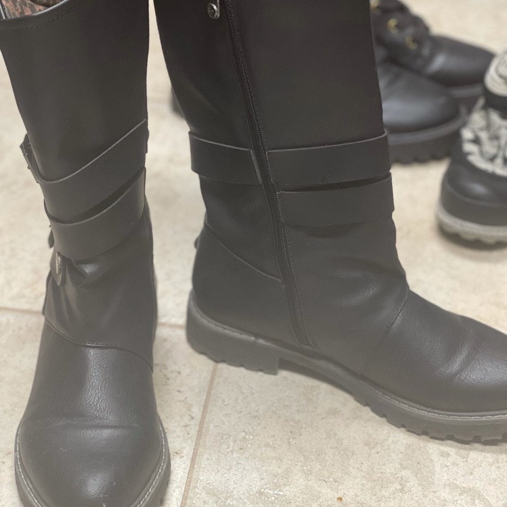 Size 9 blowfish boots